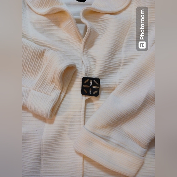 Multiples jacket. Womens Size 1X.  Cream color. - Picture 3 of 7